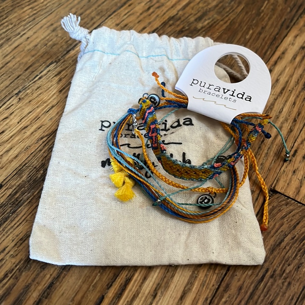 NWT Puravida Bracelet 4 Pack w/Silver Triple Tassel Anklet w/ Jewelry Pouch.